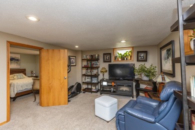 Spacious 4-bedroom rambler with a fully finished basement and - photo 6