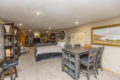Spacious 4-bedroom rambler with a fully finished basement and - photo 7