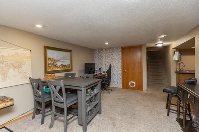 Spacious 4-bedroom rambler with a fully finished basement and - photo 8