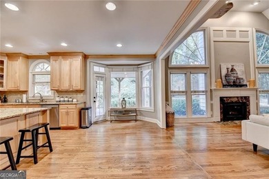 PRICE IMPROVEMENT!! Stately 6-bedroom, 5-bath executive home - photo 15
