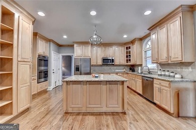 PRICE IMPROVEMENT!! Stately 6-bedroom, 5-bath executive home - photo 16