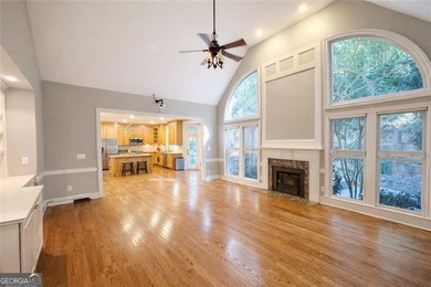 PRICE IMPROVEMENT!! Stately 6-bedroom, 5-bath executive home - photo 17