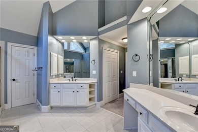 PRICE IMPROVEMENT!! Stately 6-bedroom, 5-bath executive home - photo 20