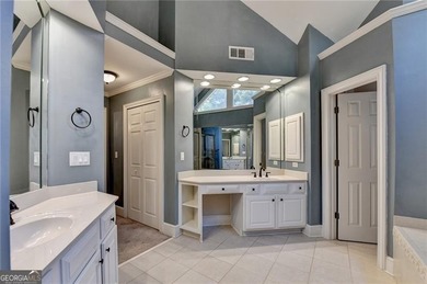 PRICE IMPROVEMENT!! Stately 6-bedroom, 5-bath executive home - photo 22