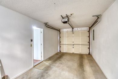This exceptional townhome is in the heart of Horseshoe Bay - photo 25