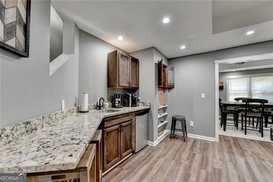 PRICE IMPROVEMENT!! Stately 6-bedroom, 5-bath executive home - photo 29