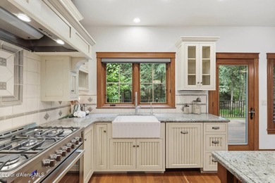 Located in the gated Hayden Lake Country Club Estates, this - photo 4