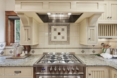 Located in the gated Hayden Lake Country Club Estates, this - photo 5