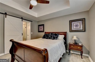 PRICE IMPROVEMENT!! Stately 6-bedroom, 5-bath executive home - photo 36