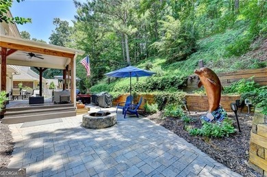 PRICE IMPROVEMENT!! Stately 6-bedroom, 5-bath executive home - photo 42