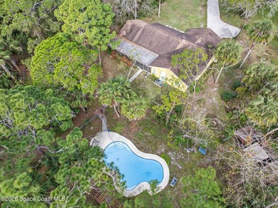 Welcome home to this charming 3 bedroom, 2 bath pool home on a - photo 4