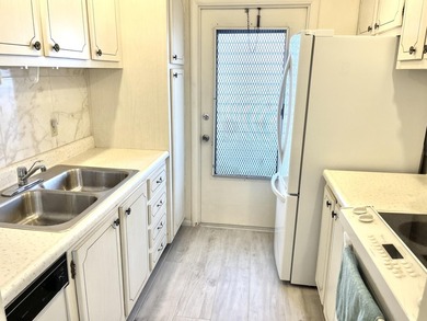This lovely first floor 2 bedroom, 2 full bath condo is light - photo 5