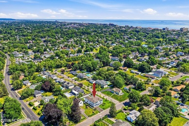 Presenting an extraordinary Hamptons-style luxury estate - photo 13