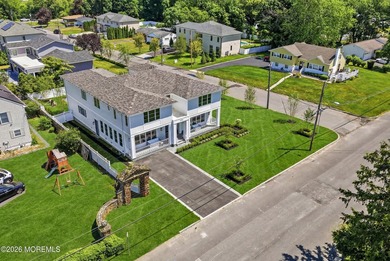 Presenting an extraordinary Hamptons-style luxury estate - photo 15