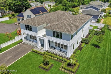 Presenting an extraordinary Hamptons-style luxury estate - photo 16