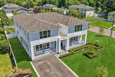 Presenting an extraordinary Hamptons-style luxury estate - photo 18