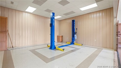 This versatile commercial property offers an exceptional - photo 21