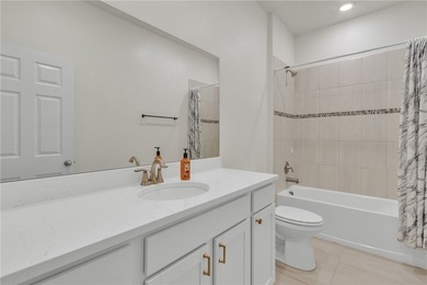 Hello luxury! Welcome home to this 2024 DR Horton masterpiece - photo 28