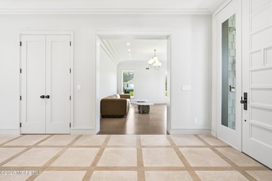 Presenting an extraordinary Hamptons-style luxury estate - photo 29