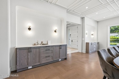 Presenting an extraordinary Hamptons-style luxury estate - photo 33