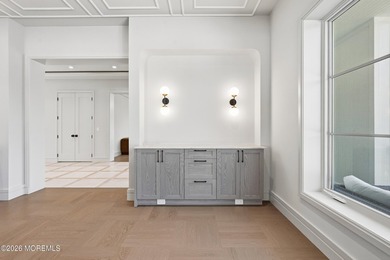 Presenting an extraordinary Hamptons-style luxury estate - photo 34