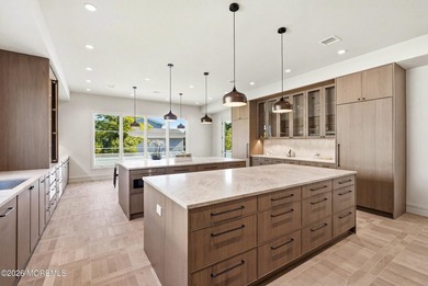 Presenting an extraordinary Hamptons-style luxury estate - photo 39
