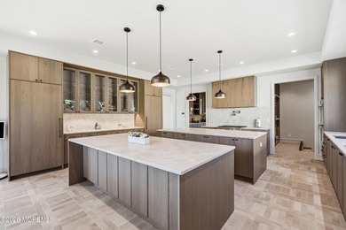 Presenting an extraordinary Hamptons-style luxury estate - photo 44