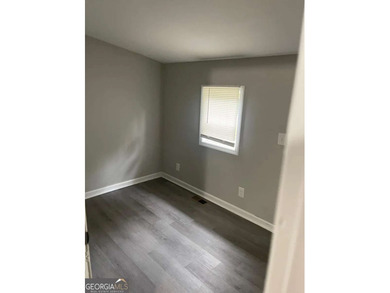 This charming 3- bedroom, 2-bathroom home offers 1,100 sq ft of - photo 7