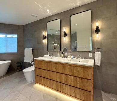 Experience refined Napa Valley living in this beautifully - photo 15