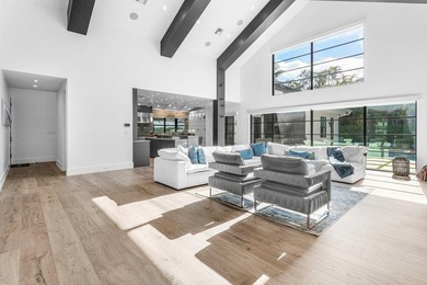 Completely Designer 6 BD 5.5 BA in Devon Place with elevated - photo 5