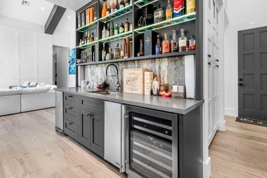 Completely Designer 6 BD 5.5 BA in Devon Place with elevated - photo 10