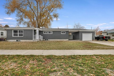 Snake River - Cassia County Home For Sale in Burley Idaho