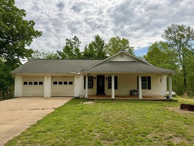 *1386+/- Sq Ft Home *3 Bed/3 Bath *80+/- Acres *Central Heat & - photo 1