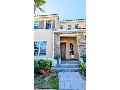 (private lake, pond, coastal) Townhome/Townhouse For Sale in Miami Florida