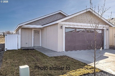 Lake Townhome/Townhouse For Sale in Stanfield, Oregon