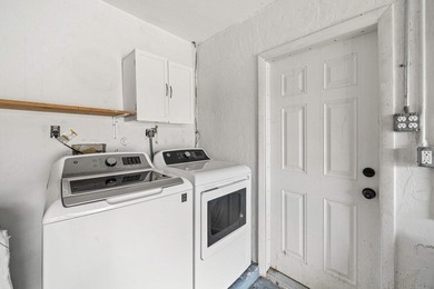 Welcome to this charming and modern single-family home nestled - photo 24