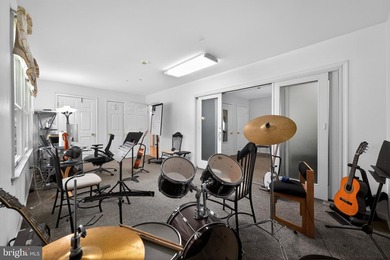 Convenient and spacious, this 4-bedroom, 2-full-bath ranch home - photo 26