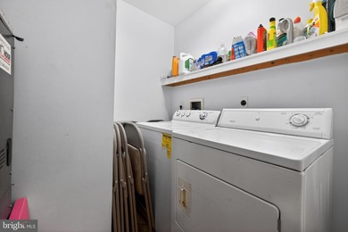 Convenient and spacious, this 4-bedroom, 2-full-bath ranch home - photo 33