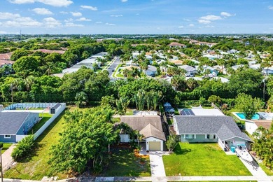 Welcome to this charming and modern single-family home nestled - photo 35