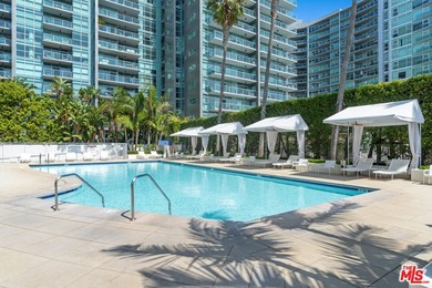 Welcome to luxury high-rise living at the Azzurra. This - photo 1