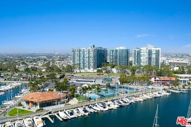Welcome to luxury high-rise living at the Azzurra. This - photo 2