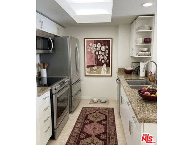 Welcome to luxury high-rise living at the Azzurra. This - photo 5
