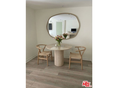 Welcome to luxury high-rise living at the Azzurra. This - photo 6