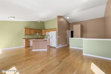 Cute townhouse located in the heart of Anchorage Close to - photo 4