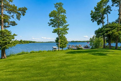 Extraordinary Custom lakefront home by Colby Construction on - photo 4