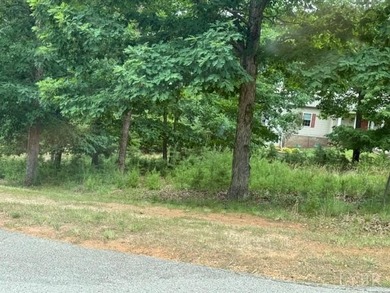 Water Front lot, inside Large Cove, Beautiful homes nearby - photo 2
