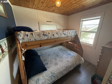 Welcome to your fully furnished Oregon Coast getaway with an - photo 12