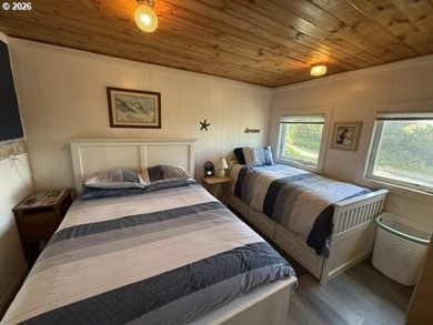 Welcome to your fully furnished Oregon Coast getaway with an - photo 14