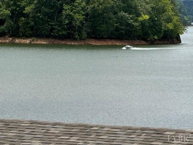 Water Front lot, inside Large Cove, Beautiful homes nearby - photo 7