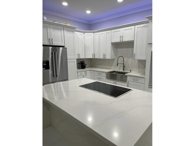LOCATION, LOCATION, LOCATION! Beautiful property located in the - photo 18